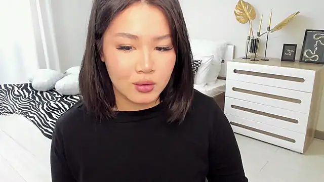 Brunette Charm online show from 03.08.26