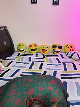 Cutie Seema online show from 01.14.26