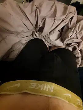 Snapshot of giorobbo chatting on 12.19.25 giorobbo online show from 12.19.25