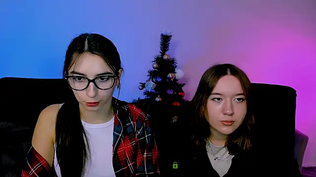 Snapshot of mila_firee chatting on 12.16.25 mila firee online show from 12.16.25