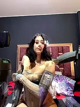 Snapshot of MiaTozier chatting on 12.16.25 MiaTozier online show from 12.16.25