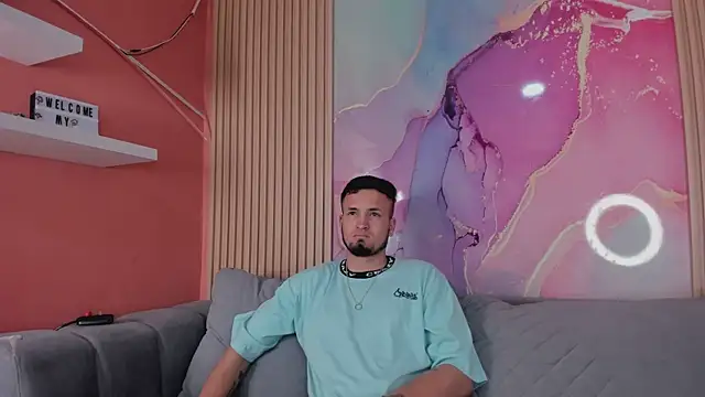 Snapshot of Magicsexx69 chatting on 12.15.25 Magicsexx69 online show from 12.15.25