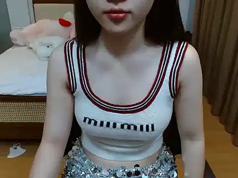 Snapshot of -Bibi-18 chatting on 12.16.25 -Bibi-18 online show from 12.16.25