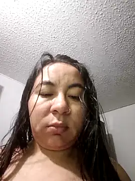 Snapshot of hantria_angels chatting on 12.18.25 hantria angels online show from 12.18.25