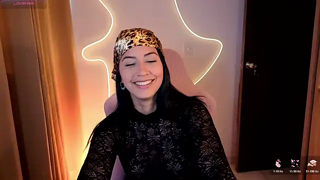 chloebum  online show from 12.18.25