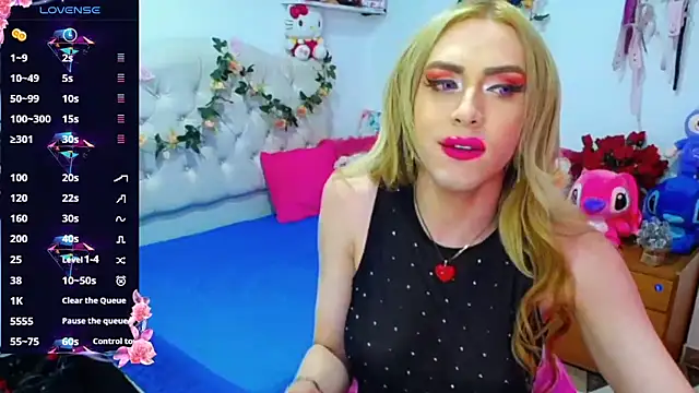 Snapshot of golden_girl01 chatting on 12.22.25 golden girl01 online show from 12.22.25