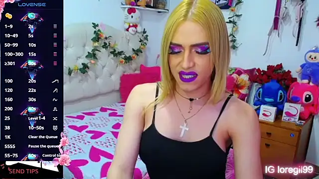 Snapshot of golden_girl01 chatting on 01.06.26 golden girl01 online show from 01.06.26