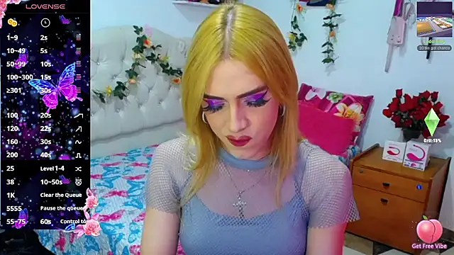 Snapshot of golden_girl01 chatting on 01.17.26 golden girl01 online show from 01.17.26