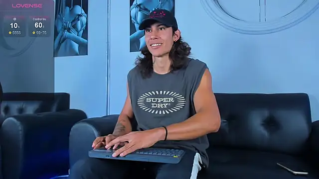 Snapshot of Jese_23 chatting on 12.16.25 Jese 23 online show from 12.16.25