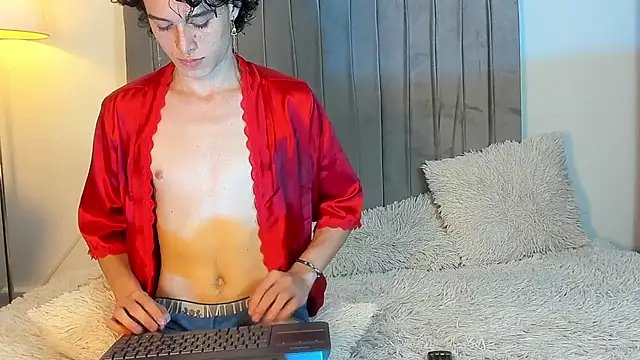 Snapshot of Im_Perseo chatting on 12.16.25 Im Perseo online show from 12.16.25