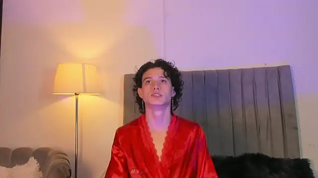 Snapshot of Im_Perseo chatting on 12.17.25 Im Perseo online show from 12.17.25