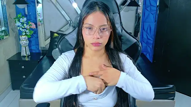 Snapshot of Jenna_Flor chatting on 12.16.25 Jenna Flor online show from 12.16.25