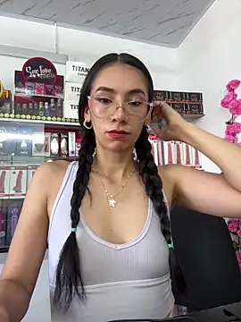 lunaluxury22 online show from 02.04.26