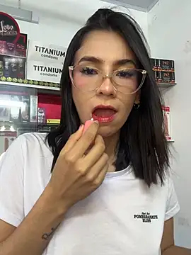 lunaluxury22 online show from 03.30.26