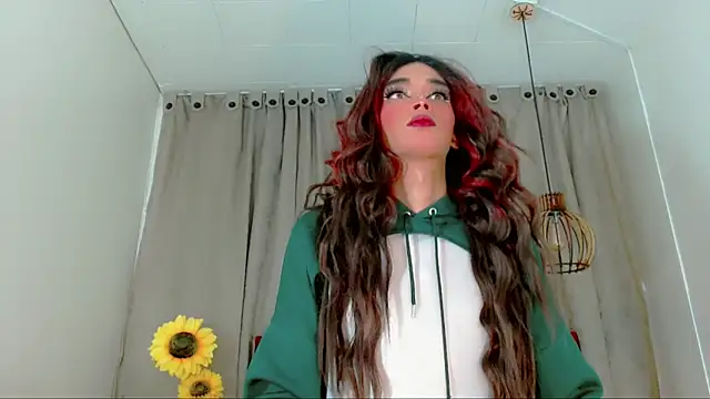 Snapshot of camila_vasquez_ chatting on 12.16.25 camila vasquez online show from 12.16.25