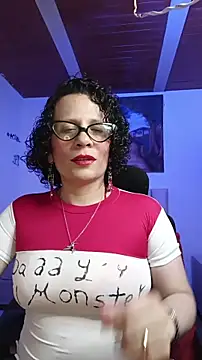 Snapshot of Daneshka_red chatting on 12.16.25 Daneshka red online show from 12.16.25