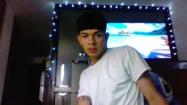 Snapshot of Glen_connor_11 chatting on 12.16.25 Glen connor 11 online show from 12.16.25