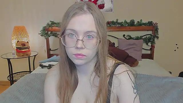 Snapshot of miya_soft chatting on 01.12.26 miya soft online show from 01.12.26