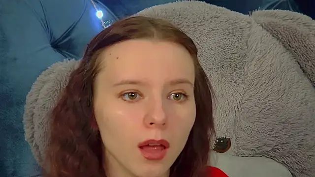 Snapshot of ArinaKubrick chatting on 12.16.25 ArinaKubrick online show from 12.16.25