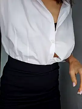 Snapshot of Lovebackground chatting on 10.14.25 Lovebackground online show from 10.14.25