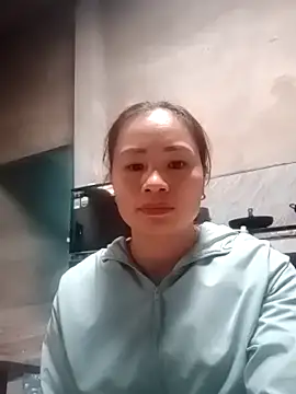 Snapshot of honey-kis chatting on 12.15.25 honey-kis online show from 12.15.25