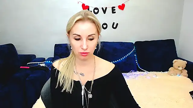 Snapshot of Hanna--Sweet chatting on 02.25.26 Hanna--Sweet online show from 02.25.26