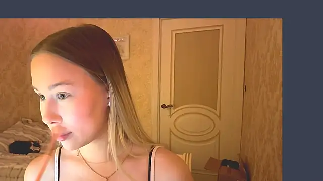 Snapshot of LashandraGiacomelli chatting on 12.14.25 LashandraGiacomelli online show from 12.14.25