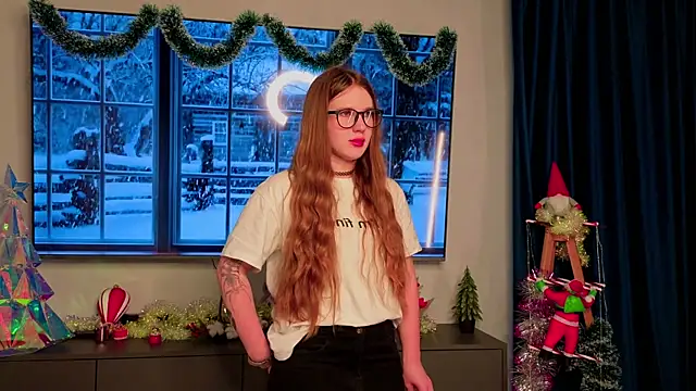 Snapshot of ArlineFarone chatting on 12.18.25 ArlineFarone online show from 12.18.25