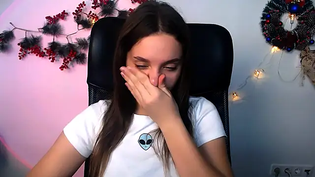 Snapshot of ElissXw chatting on 12.14.25 ElissXw online show from 12.14.25