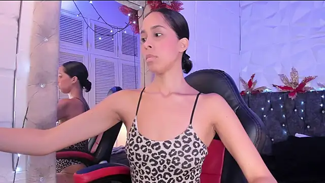 Perla dl online show from 12.22.25