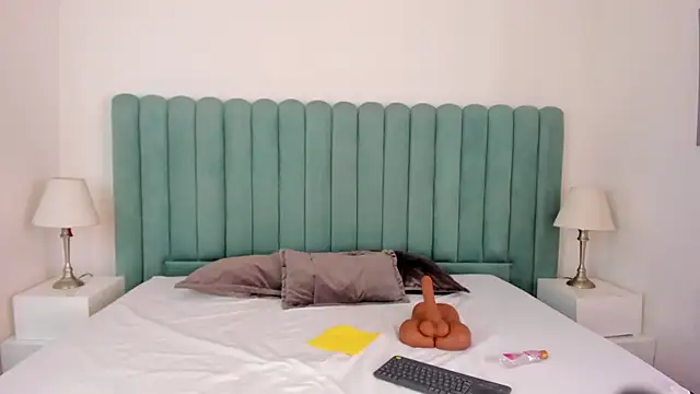 Scarlett  Noir online show from 04.11.26