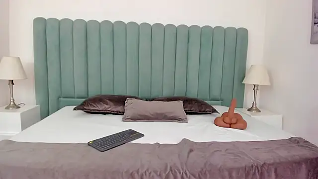 Scarlett  Noir online show from 04.13.26