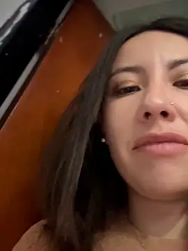 Snapshot of im_loreinnn chatting on 12.16.25 im loreinnn online show from 12.16.25