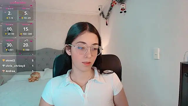 Snapshot of emmalove_doll chatting on 02.13.26 emmalove doll online show from 02.13.26