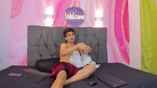 Hot Boys 69 online show from 02.01.26