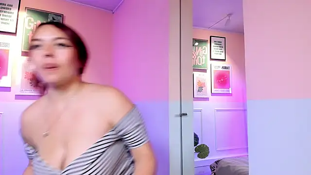 Lia Roise online show from 12.15.25