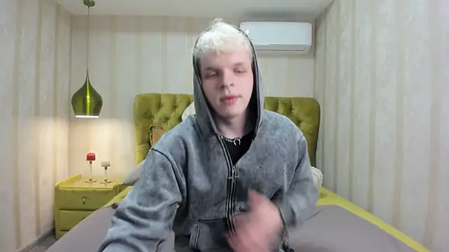 Snapshot of MillerBills chatting on 12.17.25 MillerBills online show from 12.17.25