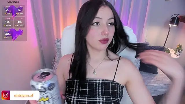 Missslynnn online show from 02.13.26