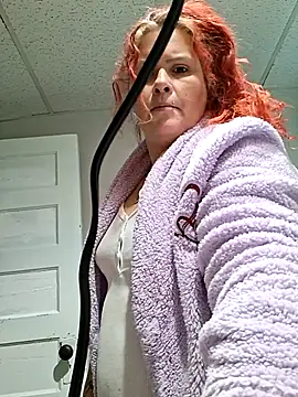Snapshot of Goddessalizeee chatting on 12.20.25 Goddessalizeee online show from 12.20.25