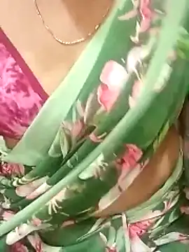 Snapshot of crazysexy_aunty chatting on 12.14.25 crazysexy aunty online show from 12.14.25