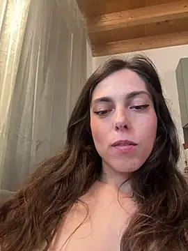 Snapshot of YourSlutQueen chatting on 04.28.26 YourSlutQueen online show from 04.28.26