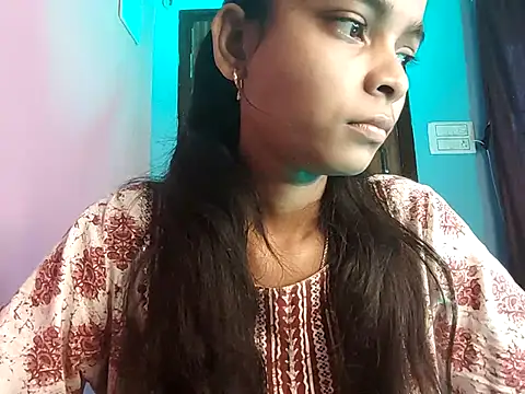 Maira 00 online show from 12.15.25