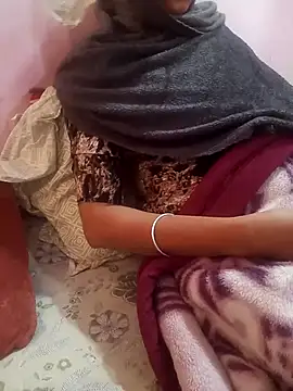 Snapshot of guddi_Jaaneman chatting on 12.15.25 guddi Jaaneman online show from 12.15.25