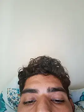 Snapshot of VienneseBoldness chatting on 12.17.25 VienneseBoldness online show from 12.17.25