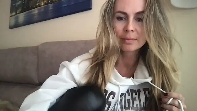 LeMilf online show from 03.08.26