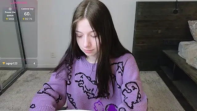 AlicePowells online show from 04.10.26