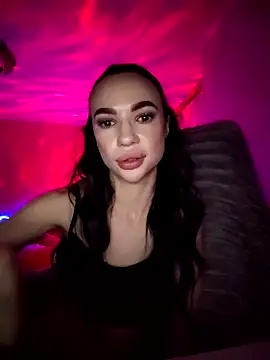 Snapshot of _Juliss_ chatting on 12.14.25 Juliss online show from 12.14.25