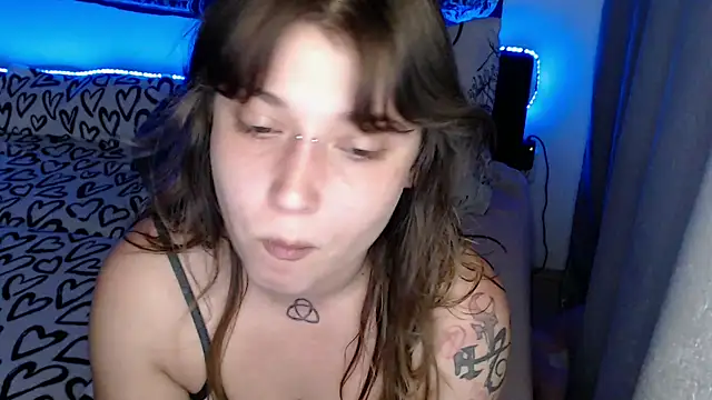 Snapshot of AlienforTwenty chatting on 06.14.26 AlienforTwenty online show from 06.14.26