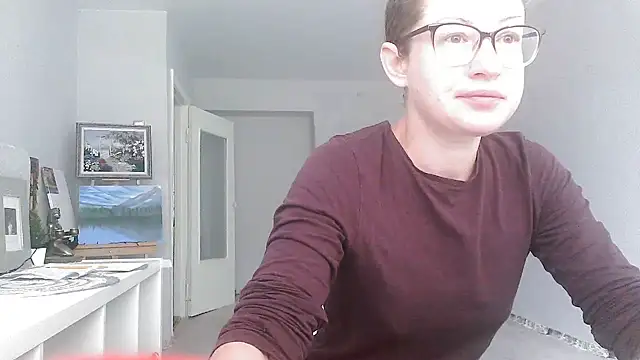 Snapshot of Alice_newhome chatting on 06.18.26 Alice newhome online show from 06.18.26