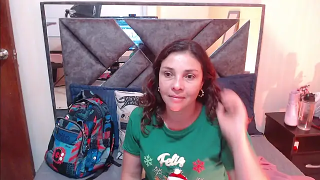 Snapshot of Natashaa_Clauss chatting on 12.16.25 Natashaa Clauss online show from 12.16.25